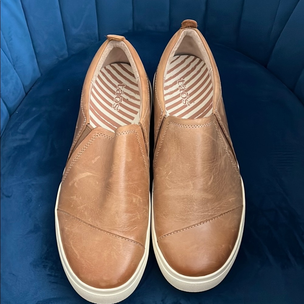 Taos Footwear women’s Tan Slip-On Loafers